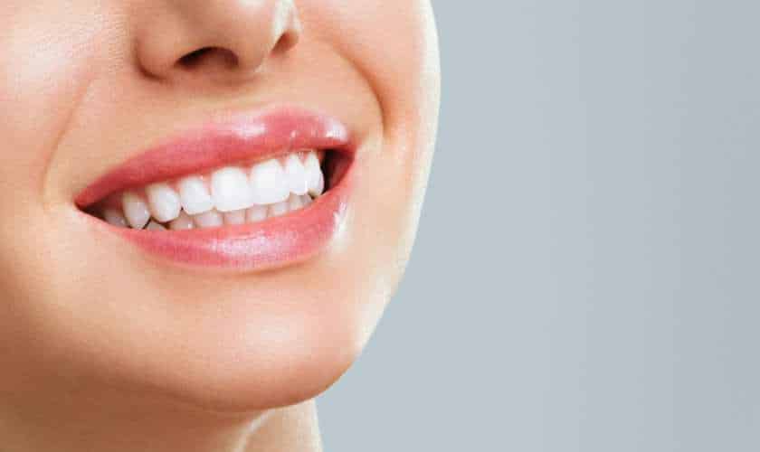 How to Make Your Teeth Whiter in 7 Days